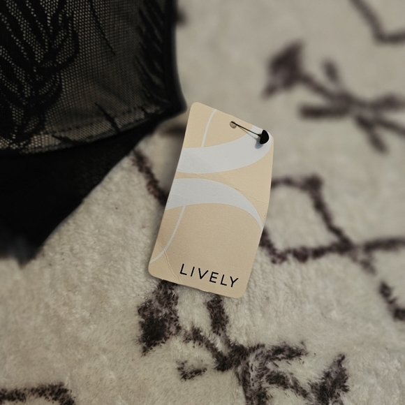 NWT Lively Bra 34C - Picture 6 of 8